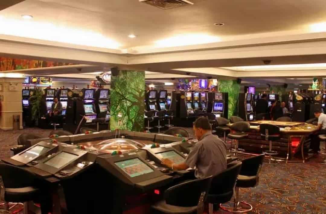 Chơi bài đổi ra tiền thật tại Lucky Ruby Border Casino